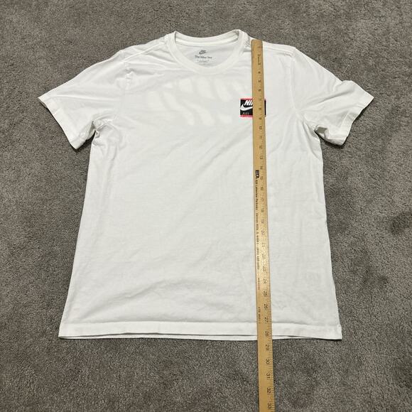 Nike Men’s White Air Max Swoosh Logo Graphic T-Shirt Size L The Future Is Nike - Picture 5 of 5